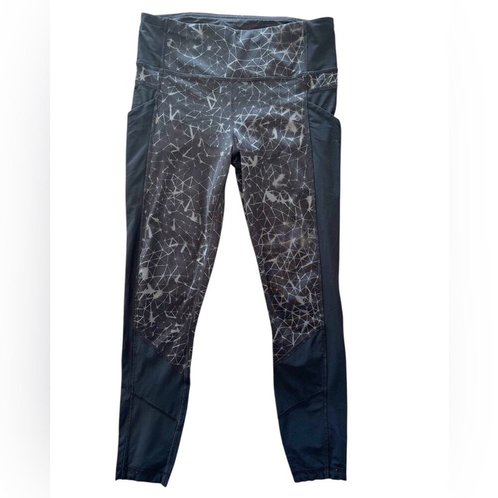 Lululemon Trail Bound 7/8 Tight *Full-On Luxtreme
Size 6